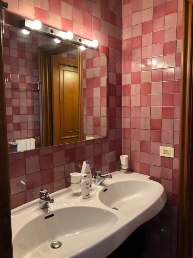 Portofino Seaview Apartment, 50 Meters From The Beach, Free Parking, Air Conditioning 파라기 외부 사진
